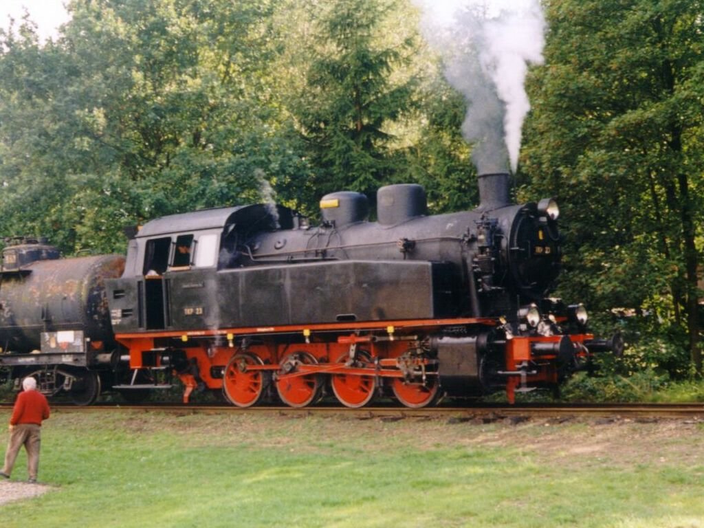 Scarica TRENI 007