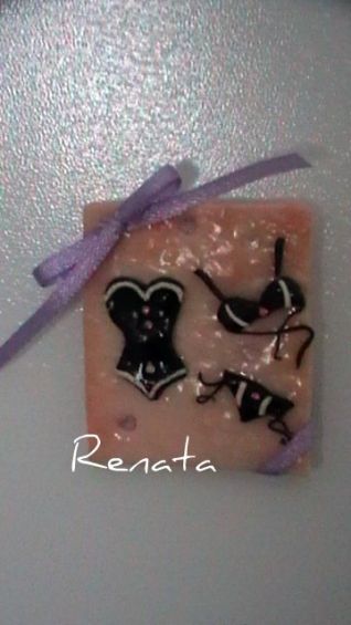 tavoletta con costumini in miniatura