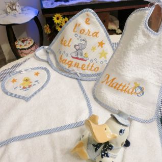 Accappatoio e bavaglino per Mattia