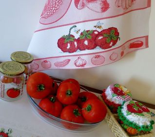 Asciugapiatto con pomodoro