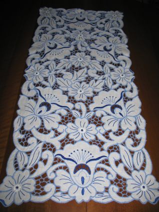 centrino blu a punto intaglio