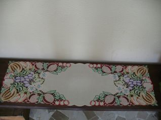 Centro rettangolare con frutta a punto intaglio