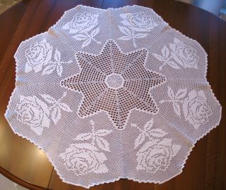 Centrotavola a uncinetto filet grande