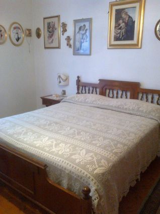 Copriletto a uncinetto matrimoniale a fasce