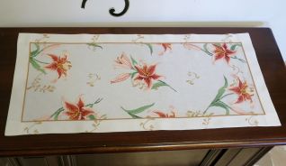 Corsia Gigli con tessuto dipinto e ricamato