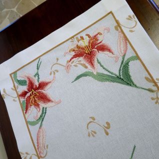 Particolare corsia gigli