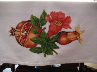 Particolare dritto tovaglia melograni