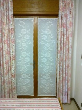 Tenda a filet con fiori