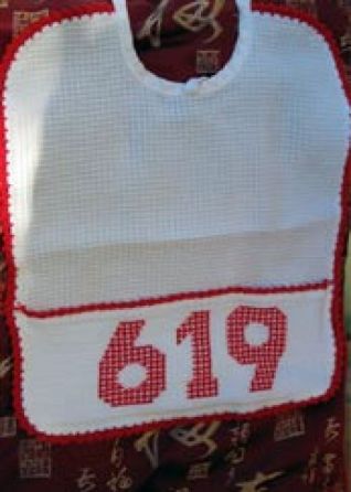 Bavaglino con numero 619