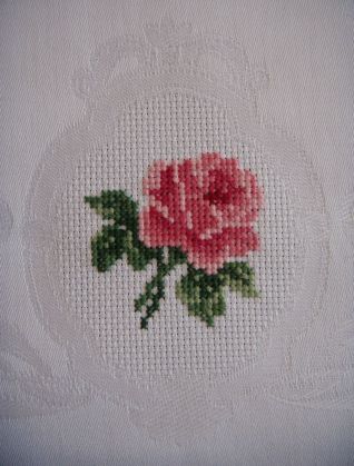 Asciugamani con Rosa nell'oblo'_particolare2