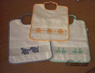 Bavaglini elefantini orsetti e dinosauri