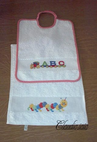 Bavaglini trenino con lettere e bruchetto