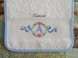 Bavaglino Fiori ed iniziale A_2