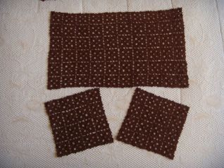 centrini uncinetto parure marrone_insieme