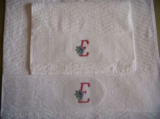 Coppia Asciugamani con iniziale E