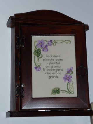 Portachiavi a muro con sportello