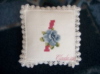 Puntaspilli con iniziale I