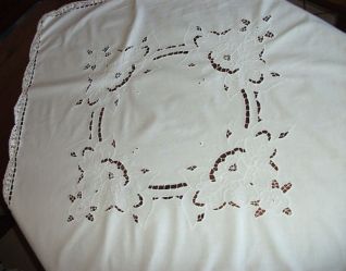 Tovaglietta ad intaglio