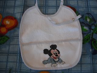 bavaglina con baby Topolino