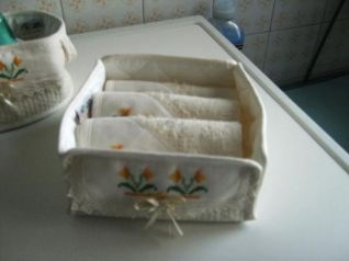 Ricamo porta asciugamanino