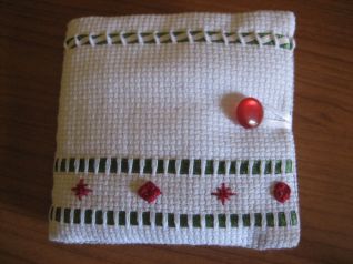 porta-aghi con nastrini