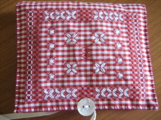 porta aghi quadretti