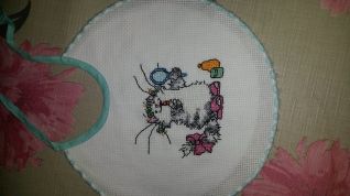 gatta che si fa bella