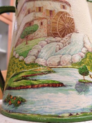 Brocca in latta dettaglio 2