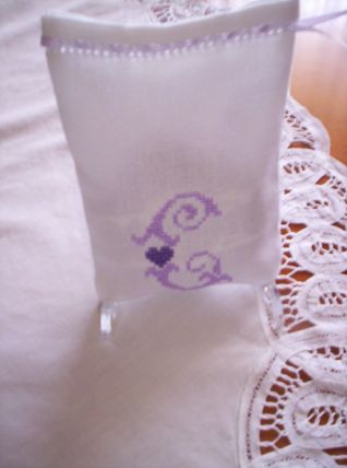 sacchettino profumabiancheria hardanger3b