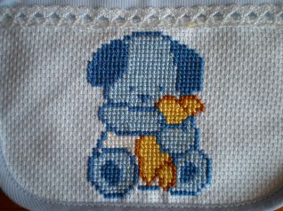 Particolare cagnolino azzurro