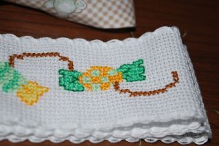 Particolare striscia per bavaglione 