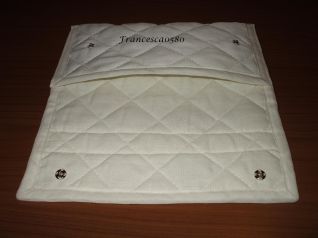 bustina con tessuto trapuntato