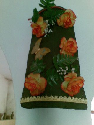 tegola con i fiori finti