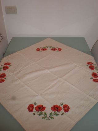 tovaglietta papaveri stesa