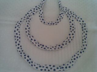 bavaglino doppio cuori blu a 2,00€