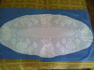 tovaglia ovale con frutta