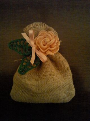 bomboniera fiore uncinetto