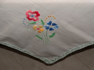 dett.centro con bordura uncinetto