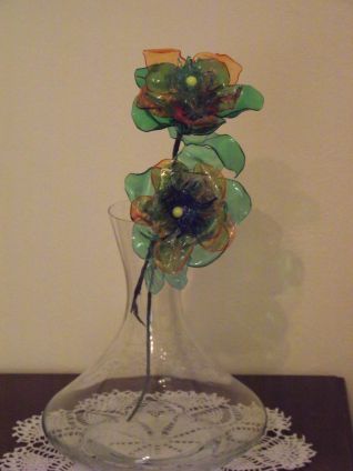 Fiori in plastica colorata 2