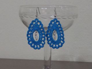 ORECCHINI OVALI CON MADREPERLA