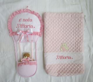 fiocco nascita e sacchetto trapuntato personalizzato per Vittoria