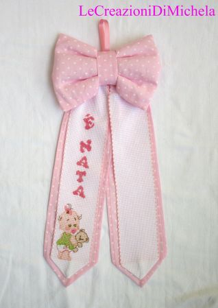 Fiocco nascita rosa cuori piccoli con ricamo