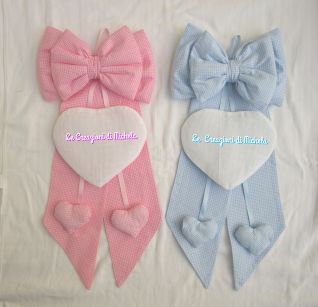 fiocco nascita rosa o celeste a quadretti con cuori pendenti