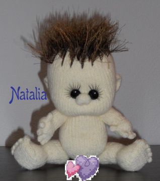 Bambolotto a maglia - nr. 6 - sta seduto da solo