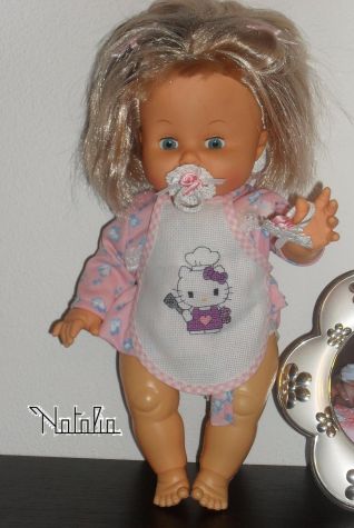 Grembiule Hello Kitty per la bambola