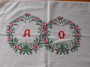 frammento di tappettino per sposi 1 - iniziali