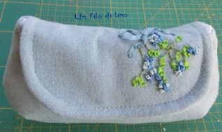 pochette silk ribbon