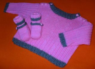 Maglia e scarpe bimba