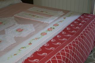 LEnzuolo ricamaro a mano, mani di fata