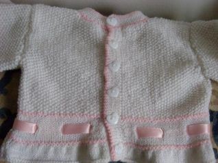 Coprifasce biancoe e rosa con scarpine e cappellino - Particolare 2